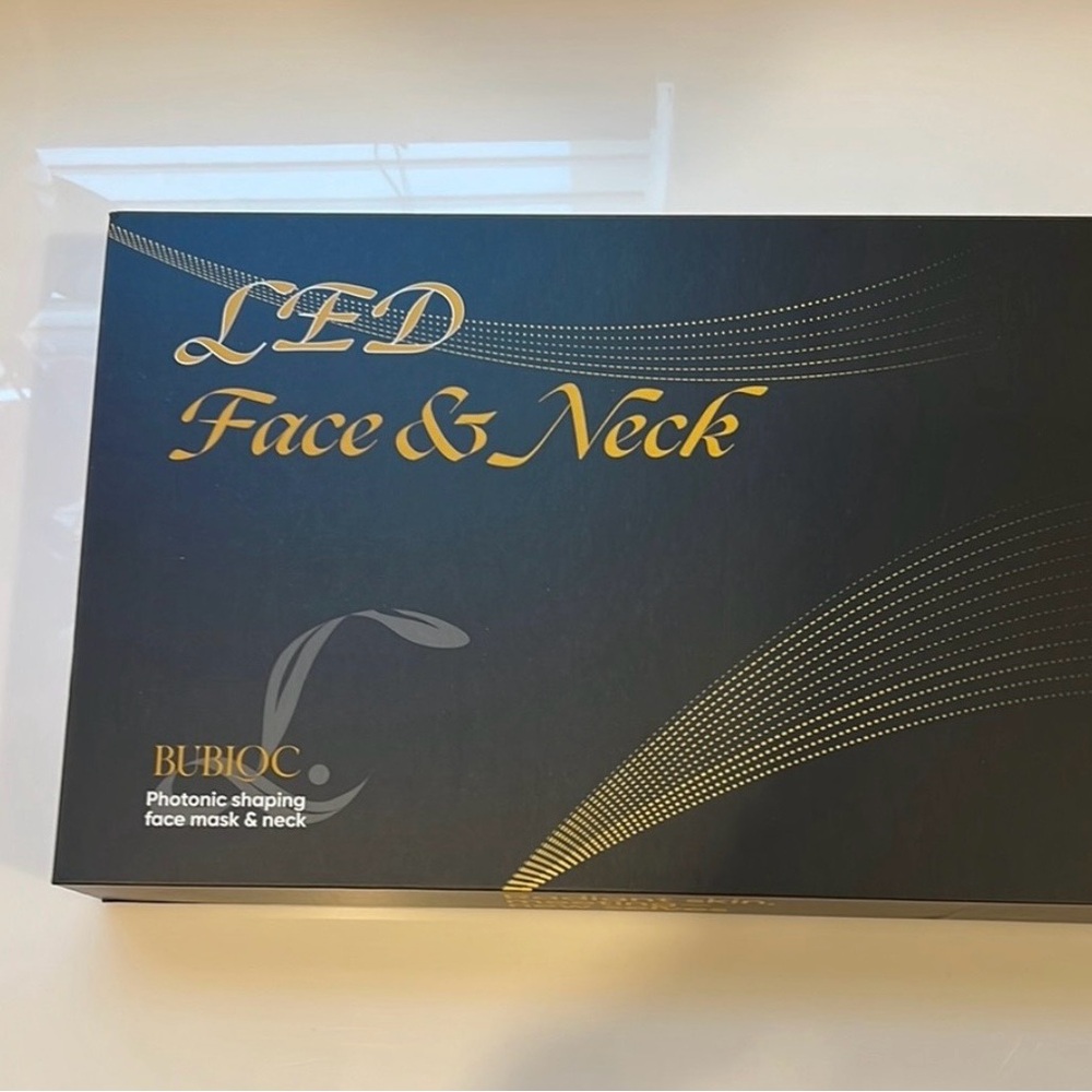LED Face & Neck Mask - Black and Gold